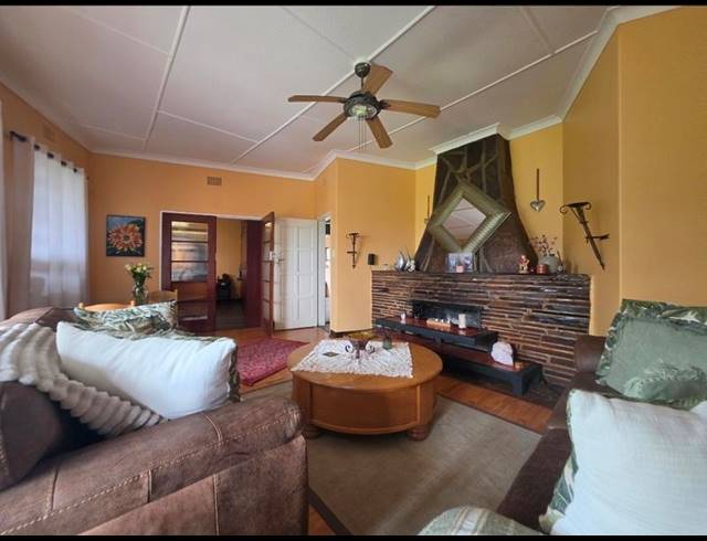 4 BEDROOM HOUSE FOR SALE IN FLORENTIA